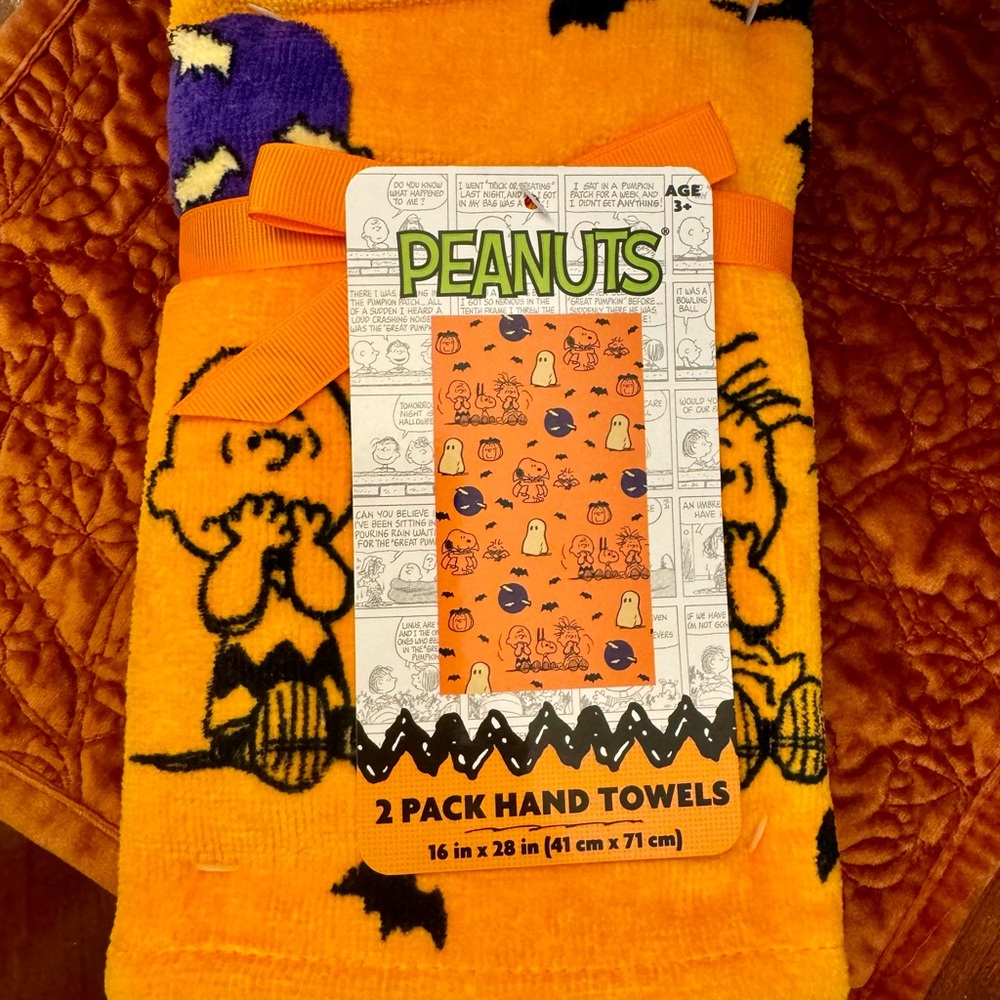 Peanuts Snoopy hand towels Halloween set of 2 new